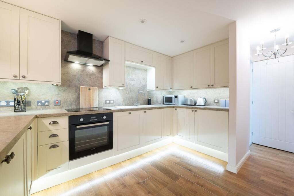 Burlington Place, Shrewsbury. 2 Bedroom, Private Parking, 5 Minutes From Town Exterior foto